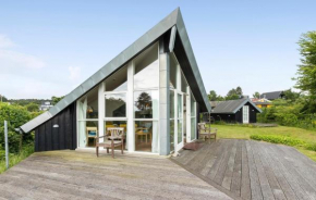 Stunning Home In Allingåbro With Wifi, Allingåbro
